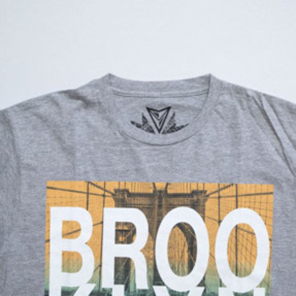 UNIVIBE Grey Brooklyn Bridge NYC Photography Art T-Shirt - Picture 4 of 5